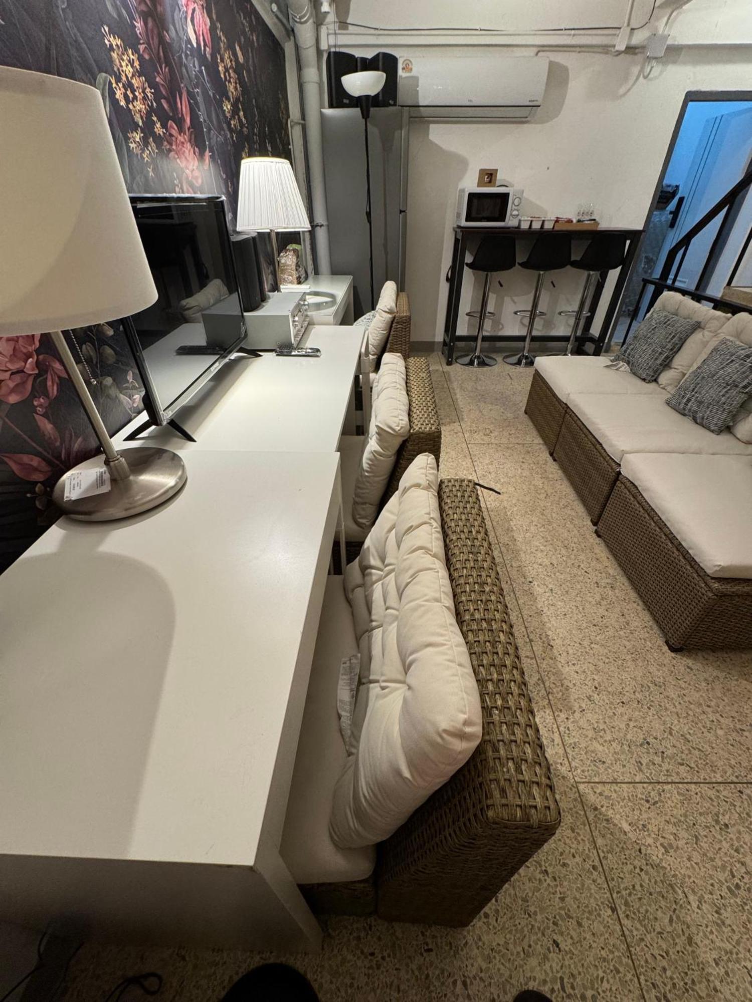 Twenty Two Place Hostel - Sukhumvit 22 بانكوك المظهر الخارجي الصورة