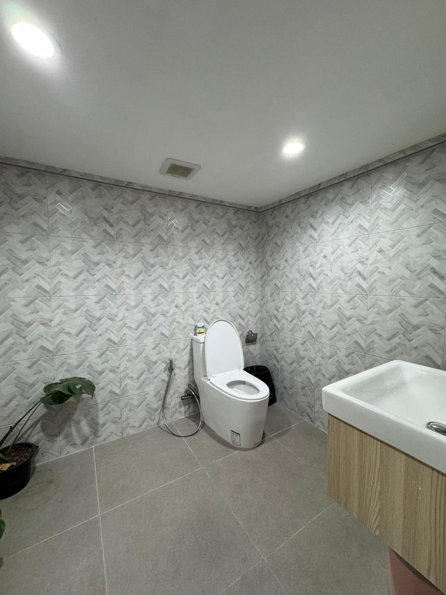 Twenty Two Place Hostel - Sukhumvit 22 بانكوك المظهر الخارجي الصورة