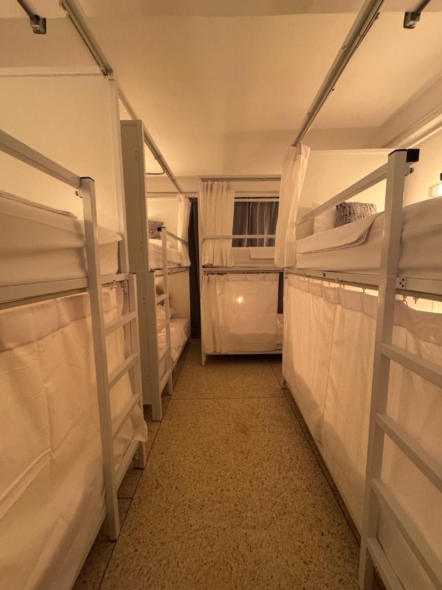 Twenty Two Place Hostel - Sukhumvit 22 بانكوك المظهر الخارجي الصورة