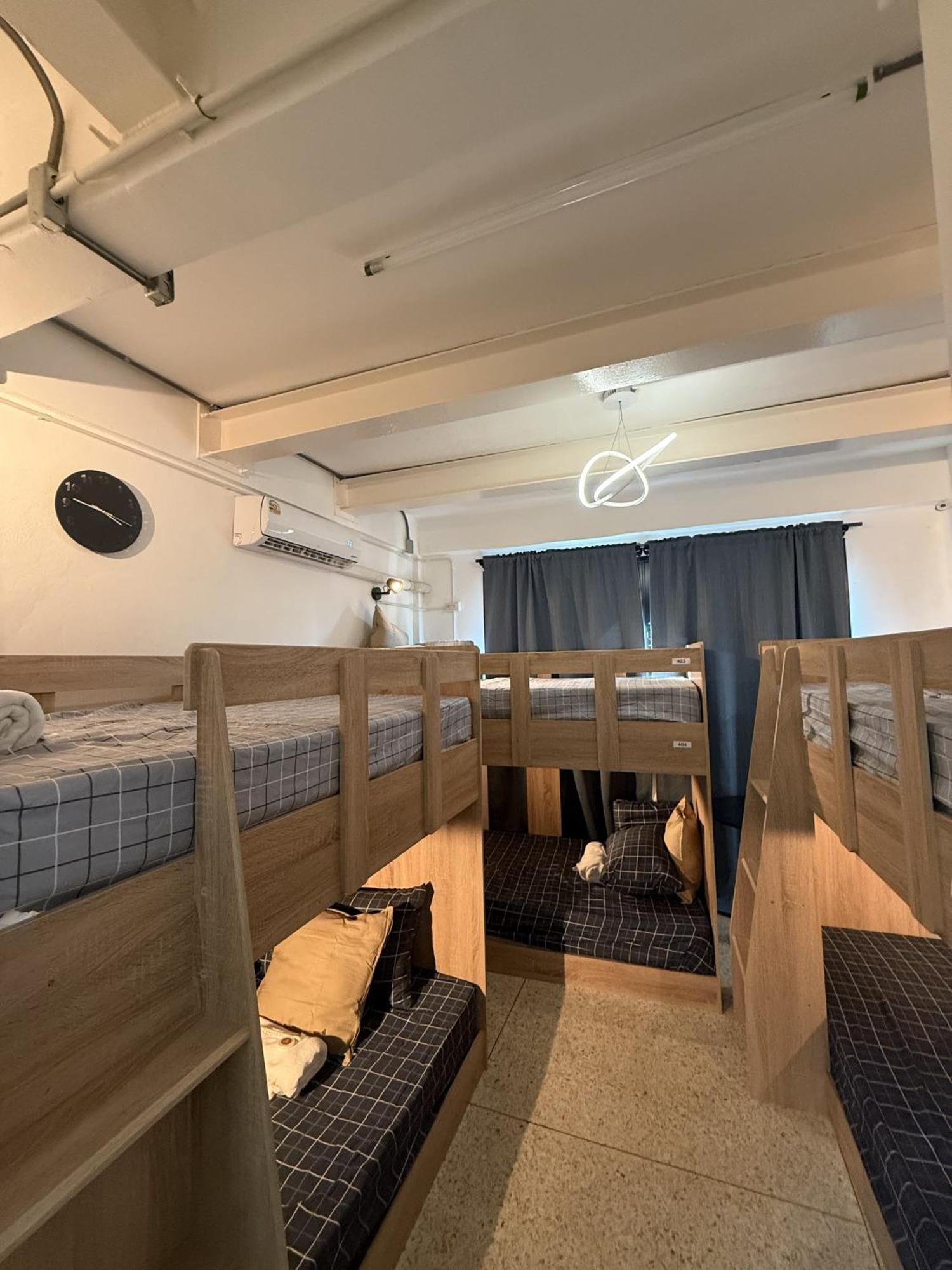 Twenty Two Place Hostel - Sukhumvit 22 بانكوك المظهر الخارجي الصورة